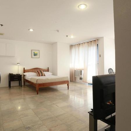 The Victor Hotel Makati City Bagian luar foto